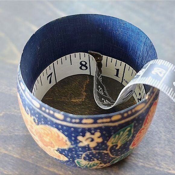 Vtg blue floral painted wooden wide bangle - Picture 7 of 10